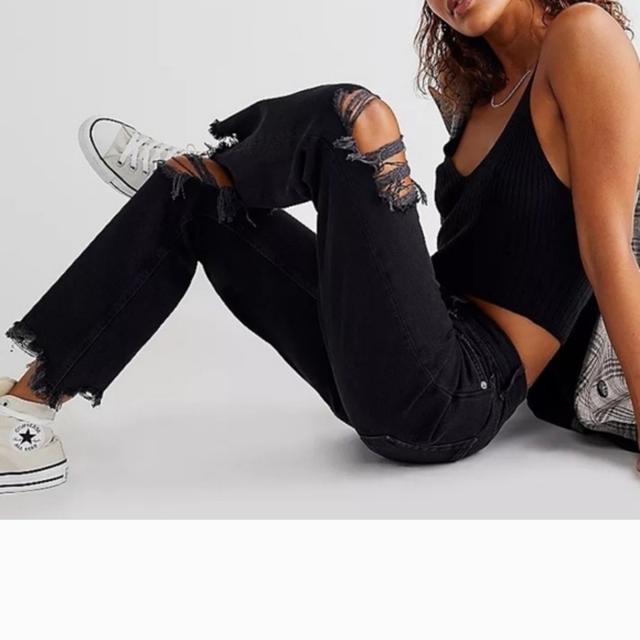 FREE PEOPLE Maggie Mid Rise Distressed Wide Leg Jeans Size 31 NWT - Picture 2 of 4